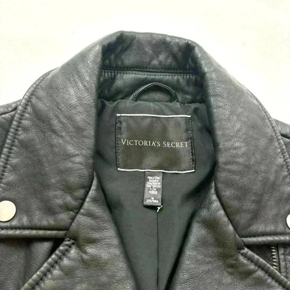 Victoria’s Secret Black Faded 50’s Cropped Belted Motorcycle Jacket Size M - Picture 3 of 16
